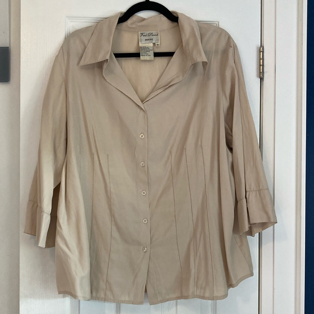 🎉2/$20🎉 Vintage Fred David Tan 3/4 Sleeve Button Down Blouse